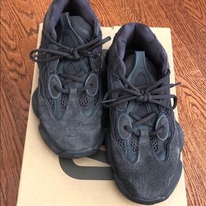 AUTHENTIC Yeezy utility black 500